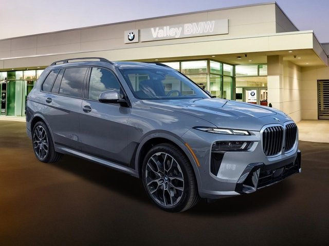2026 BMW X7 xDrive40i in Skyscraper Grey Metallic — front three-quarter view