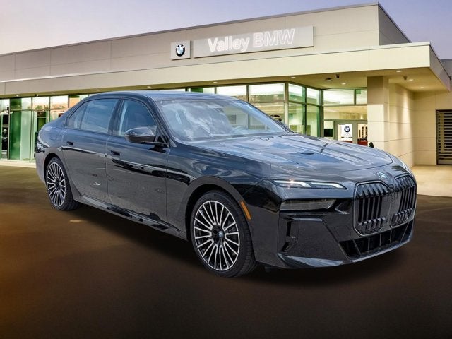 2026 BMW 7 Series 760i xDrive in Black Sapphire Metallic — front three-quarter view